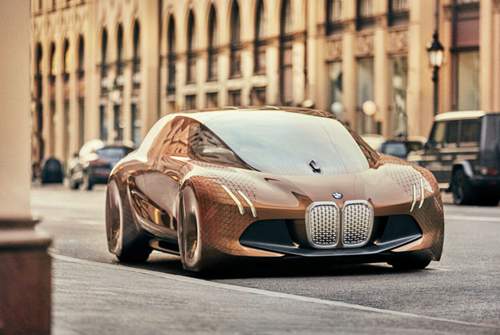 Mit dem Vision Next 100 stellt BMW zum 100. Jubiläum eine autonom fahrende Studie vor
