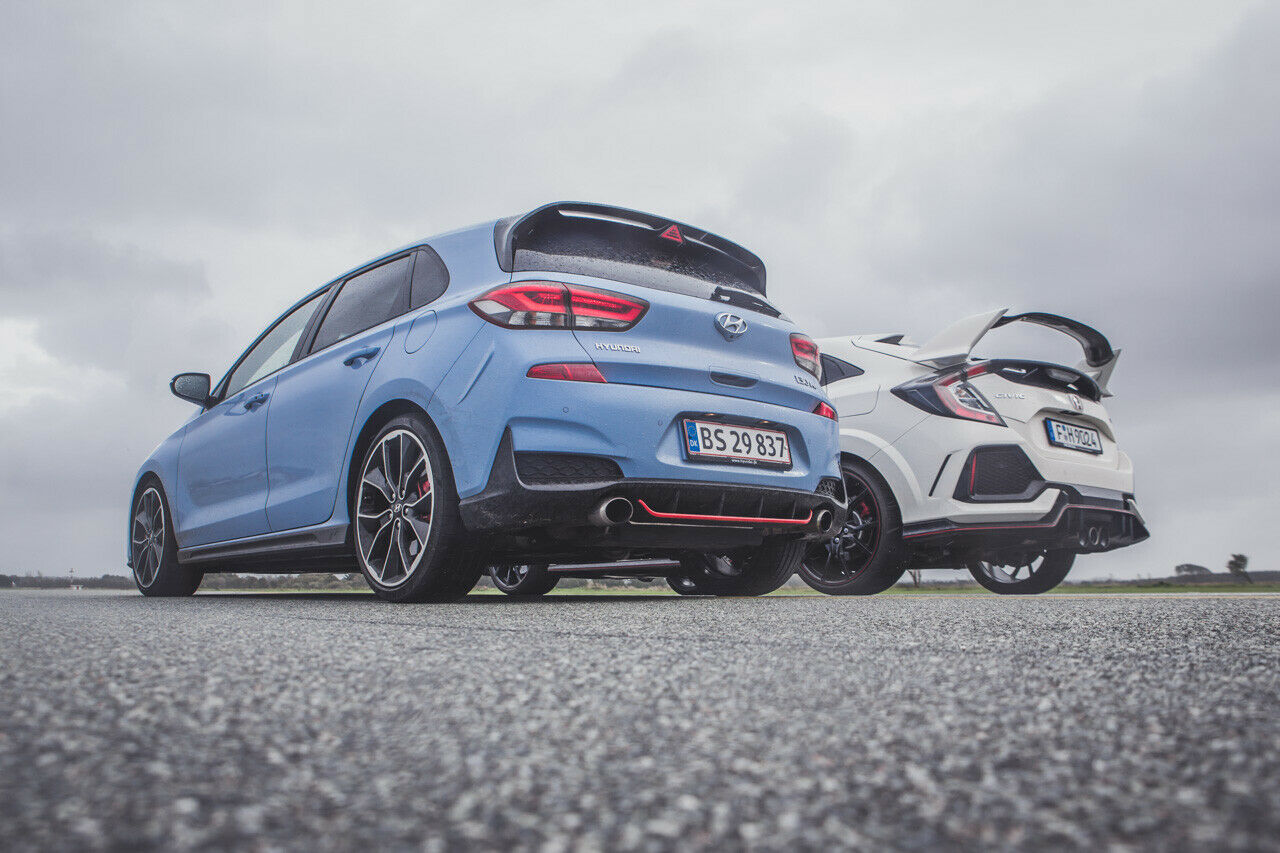 Der i30 N Performance rollt serienmäßig auf 19-Zöllern, der Civic Type R kommt mit 20-Zoll-Rädern