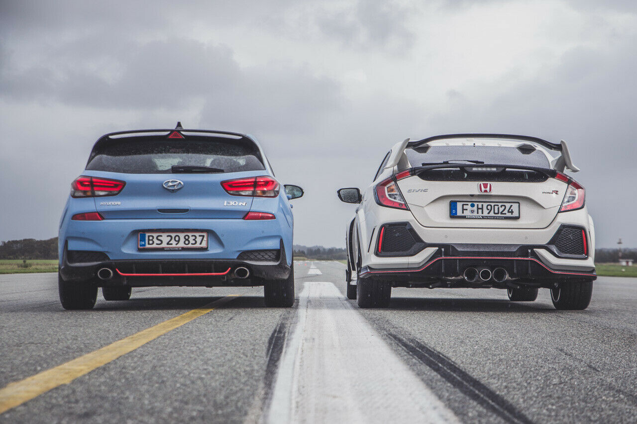 Der Hyundai i30 N wirkt fast dezent im Vergleich zum Civic Type R