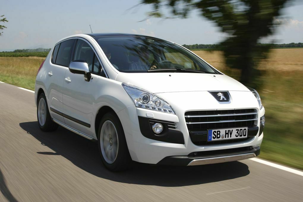 2,5 Liter mehr: Peugeot 3008 hybrid4