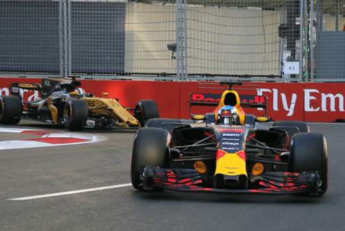 Sorry, Daniel Ricciardo. Der Sieg beim Grand Prix von Aserbaidschan stand klar im Schatten der Kontroverse um Sebastian Vettel und Lewis Hamilton