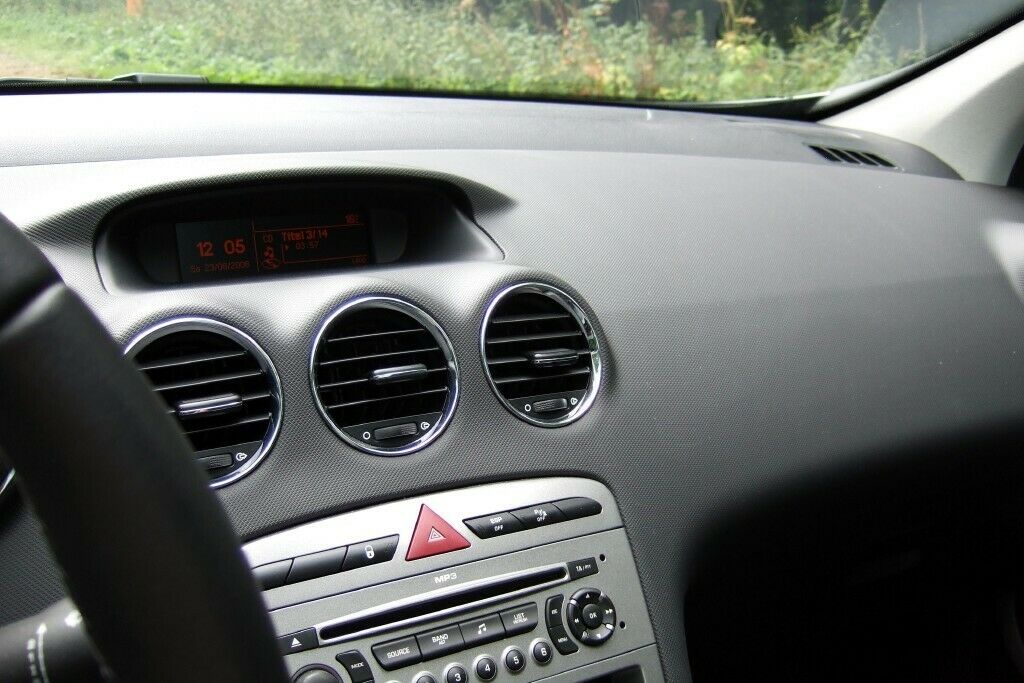 Das Schweigen der Franzosen, Teil 1: Probefahrt im Peugeot 308 SW