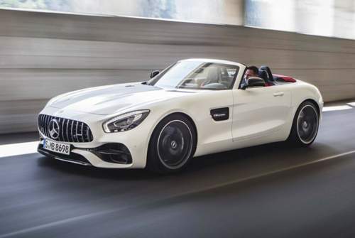 Der Mercedes GT Roadster braucht 4,0 Sekunden von null auf 100 km/h - und elf Sekunden um sein Dach zu öffnen