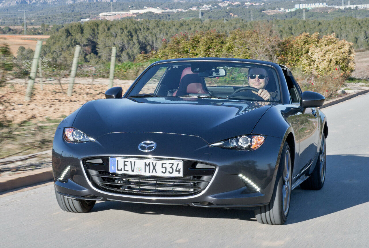 Der Mazda MX-5 RF kostet mindestens 29.890 Euro