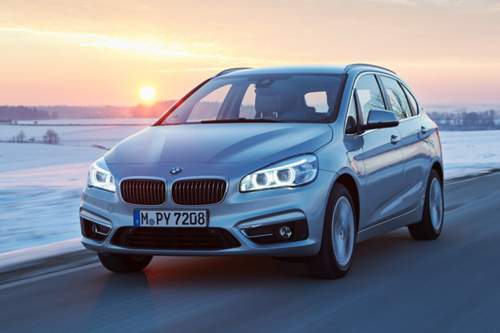 Der BMW 225xe bringt es auf eine elektrische Reichweite von 41 Kilometern