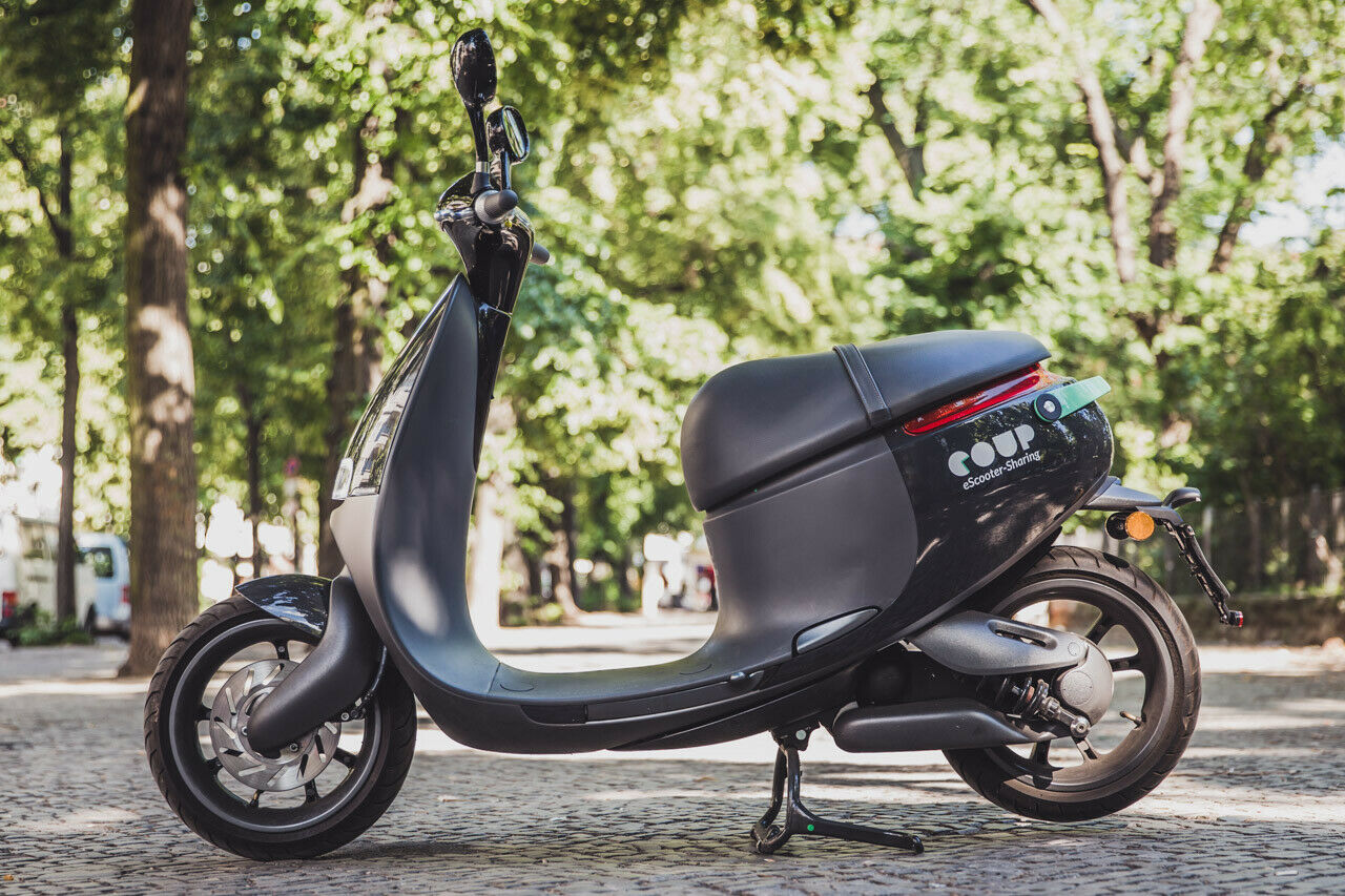 Einen Parkplatz findet man mit dem Roller (fast) überall
