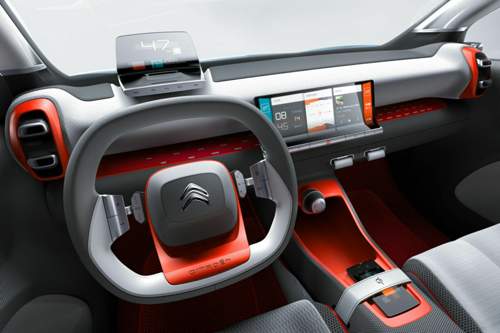 Dass die Fahrinfos im C-Aircross ausschließlich auf einem Head-up-Display angezeigt werden, ist im Serienmodell nicht zu erwarten