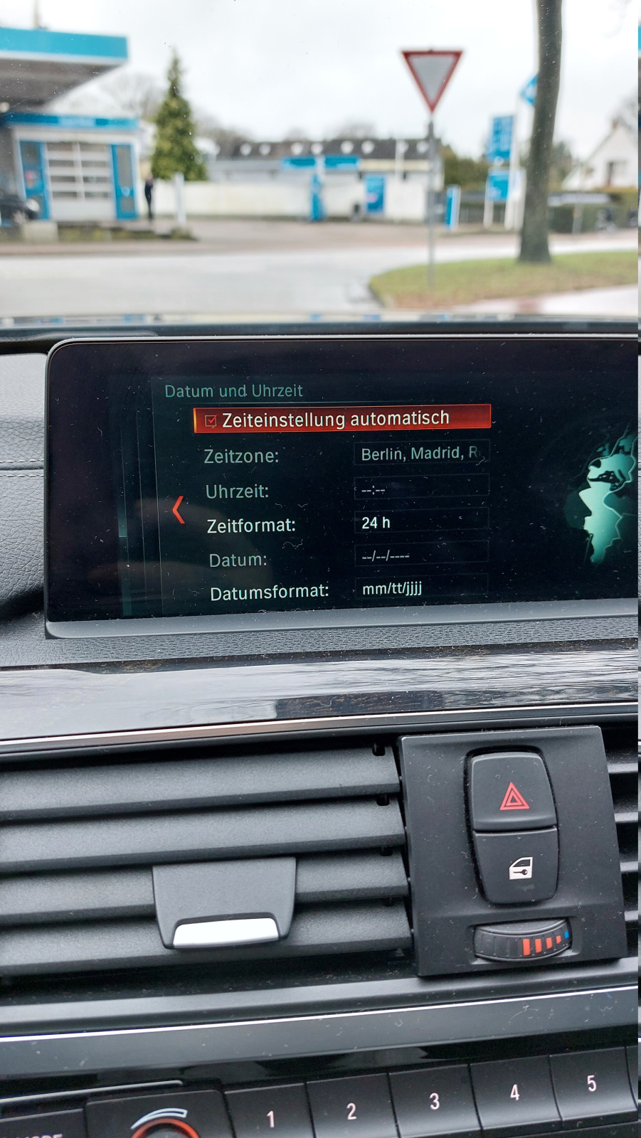 Datum und Uhrzeit einstellen geht nicht.