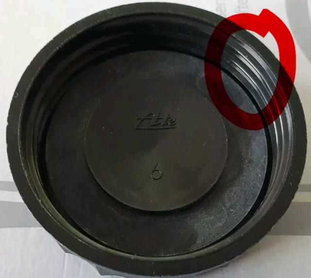 Deckel vom Bremsflküssigkeits Behälter lockert sich selbstständig