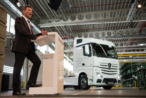 Der Lkw-Vorstand von Daimler, Wolfgang Bernhard, dämpfte bereits Anfang des Jahres die Gewinnerwartungen für 2016