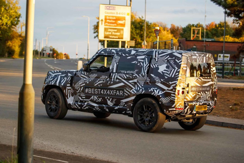 LR Defender Heck