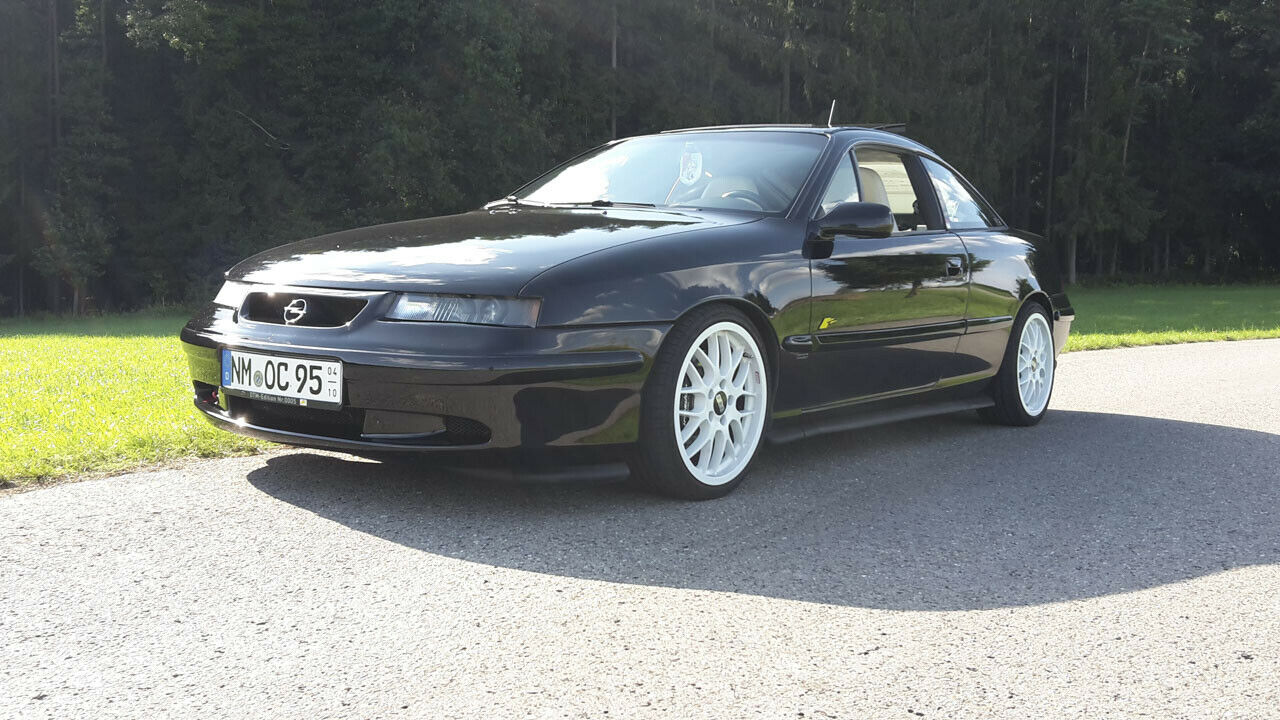 Der V6 DTM-Edition von Bernd Müller erinnert an die erfolgreichen Rennsportzeiten des Calibra