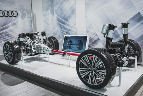 So sieht der Audi A8 ohne Karosseriebleche aus