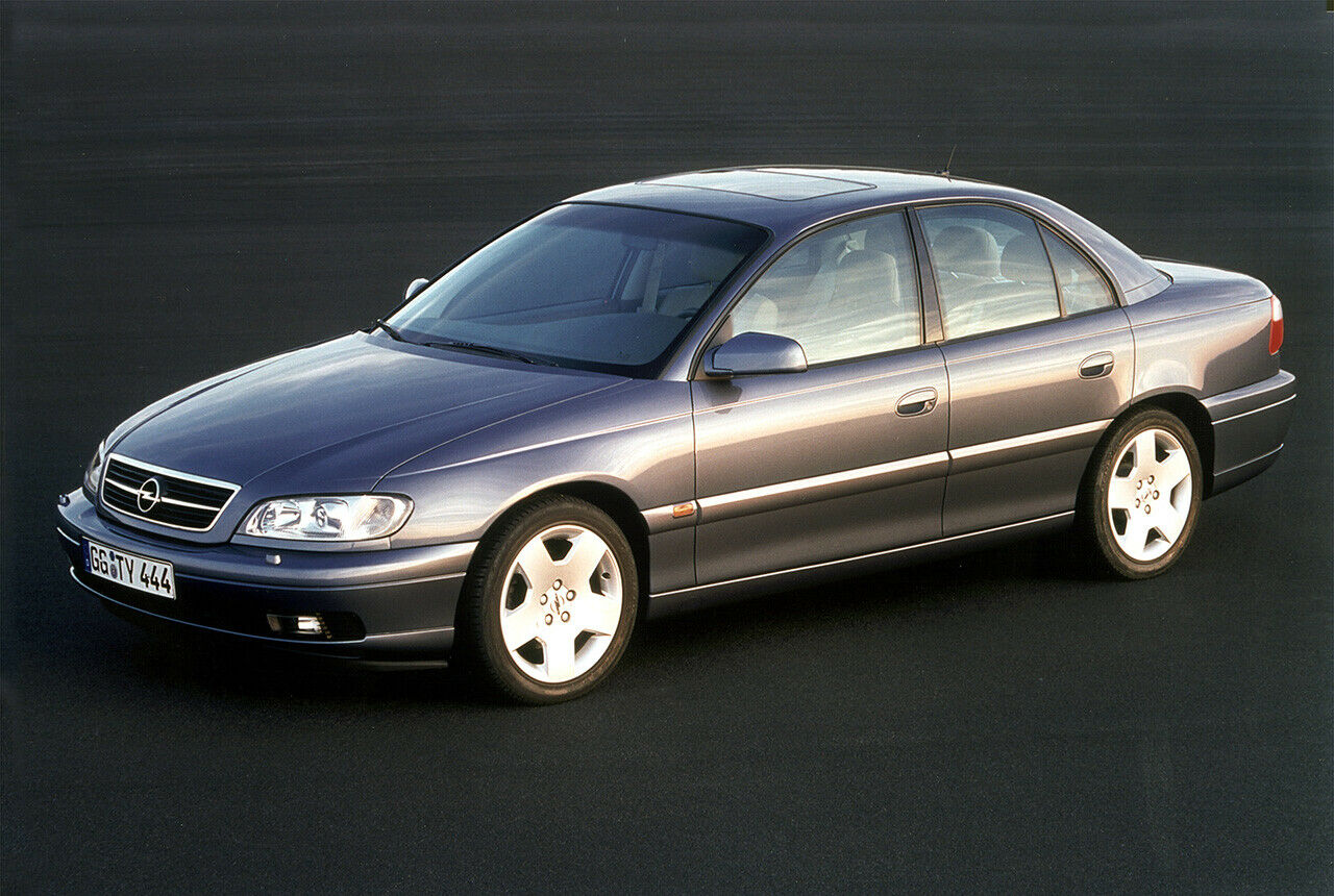 Beim Opel Omega ist die Materialversorgung schlecht, viele Teile sind nicht lieferbar