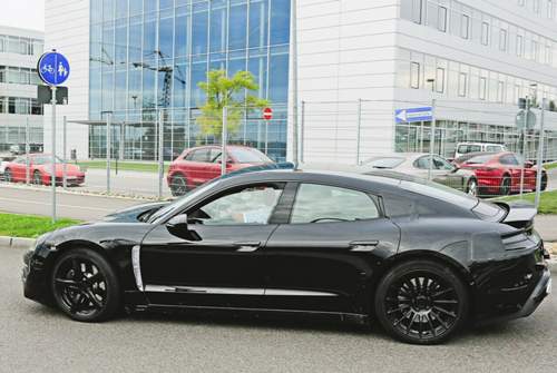 Das Versuchsfahrzeug des Porsche Mission E basiert noch auf einem Panamera-Chassis - das Serienmodell wird mit Porsches Limousine technisch nichts gemein haben