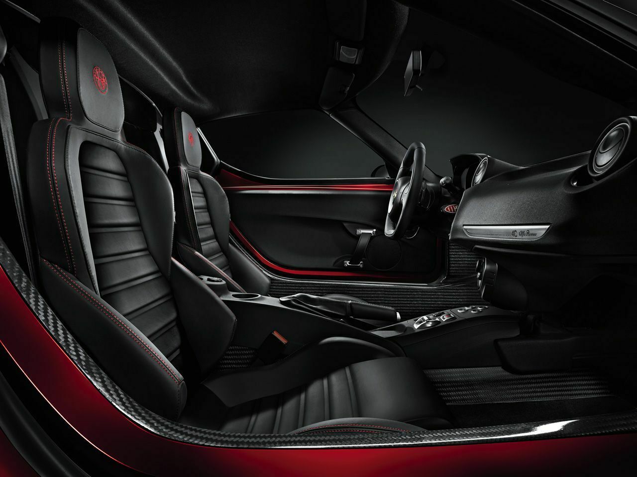Innenraum des Alfa Romeo 4C: Viel Carbon, wenig Platz.