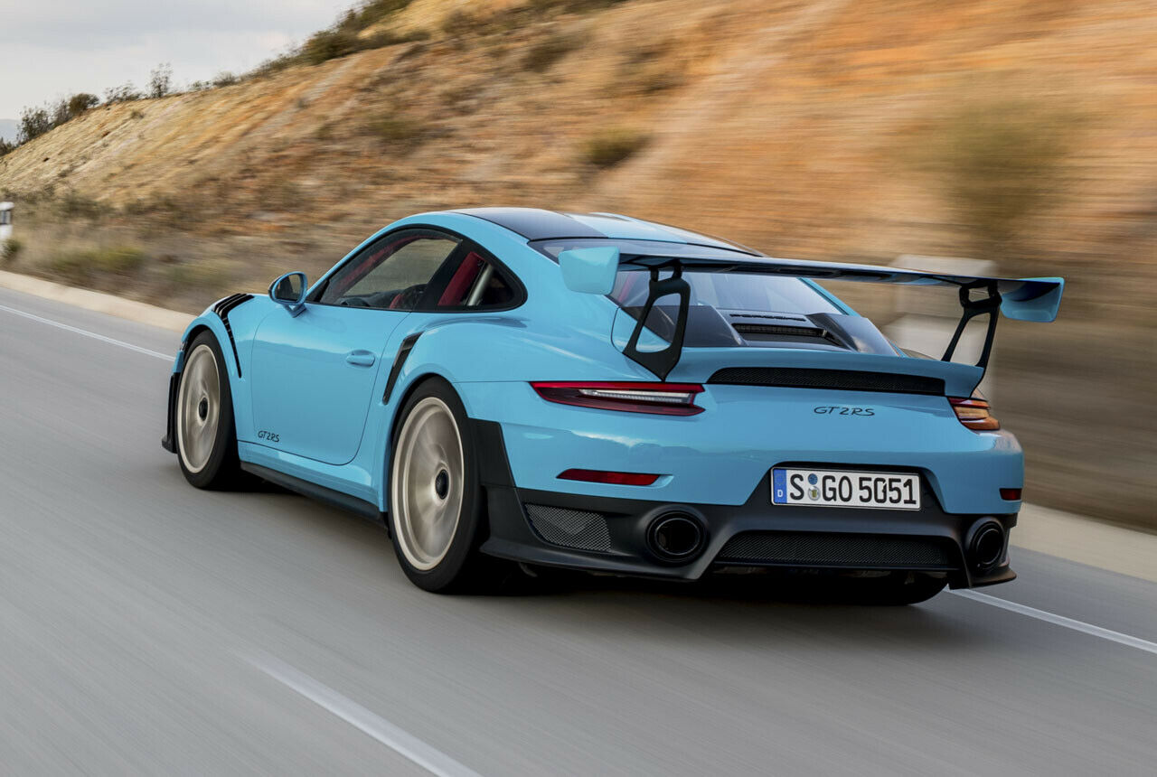 Das Flügelmonster lässt sich leicht und unkompliziert fahren - ohne die Attitüden früherer "Witwenmacher-Porsche"