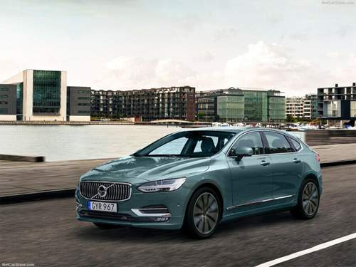 Volvo-v40-2018