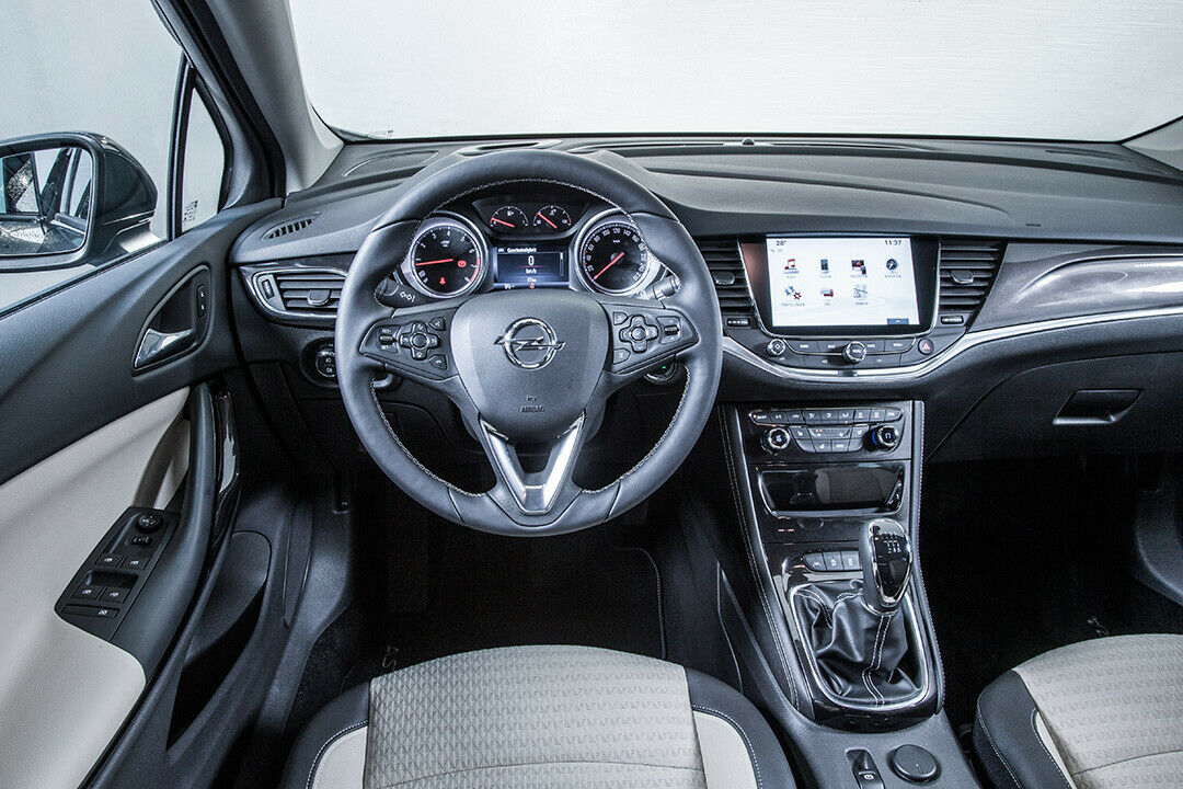 Opel Astra K: Cockpit