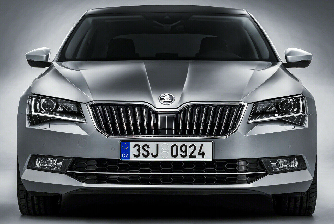 Kluge Menschen mit spitzer Zunge formulieren ihre Meinung über die Front des neuen Skoda Superb so: Er würde dem besseren, noch nicht entwickelten Audi A6 ähneln