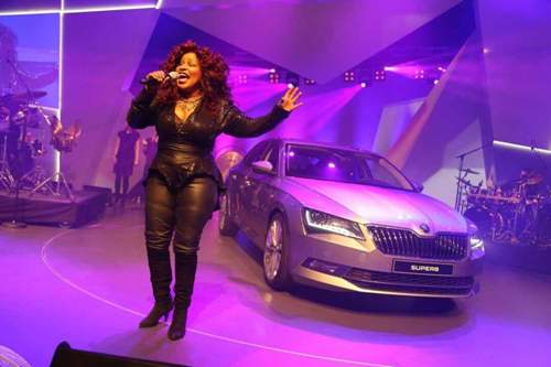 Inszeniert wie eine Promi-Hochzeit: Bei der Premiere des Superb singt  Chaka Khan