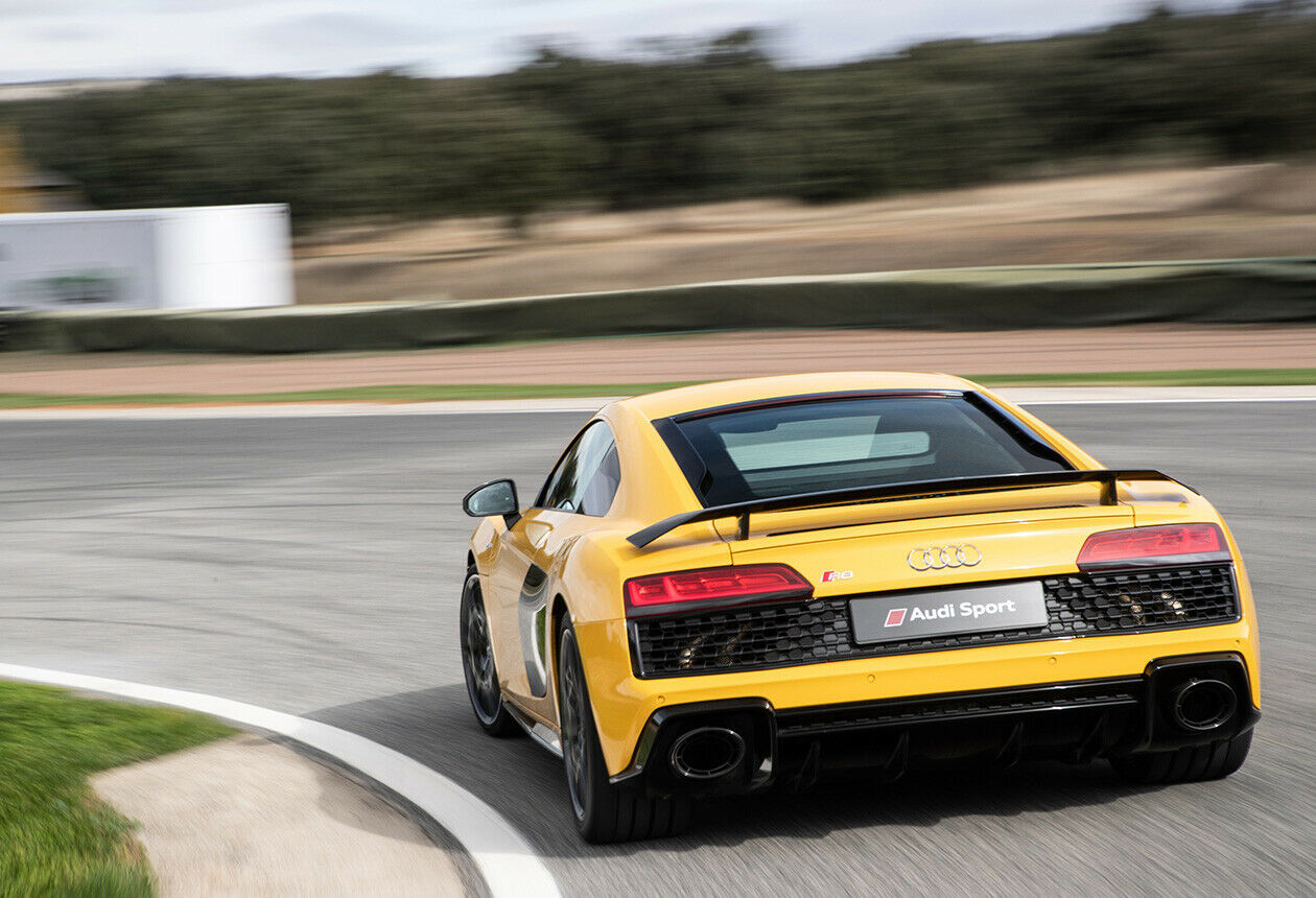 322 km/h fährt der R8 in der Spitze. Als Topmodell sind es 329 km/h