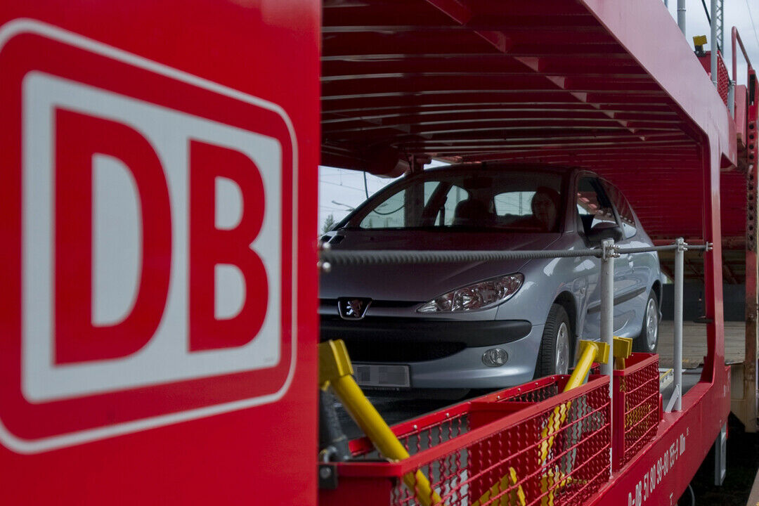 Die Deutsche Bahn will 2017 die letzten zwei bestehenden Strecken des Autoreisezuges  einstellen