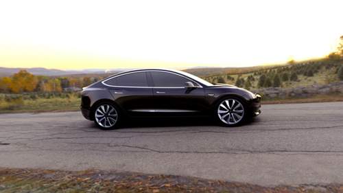 Der Cleverste in der Kurven-Diskussion: Das Tesla Model 3 bewältigte die meisten Versuche erfolgreich