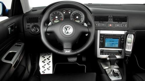 Golf_r32_03.jpg