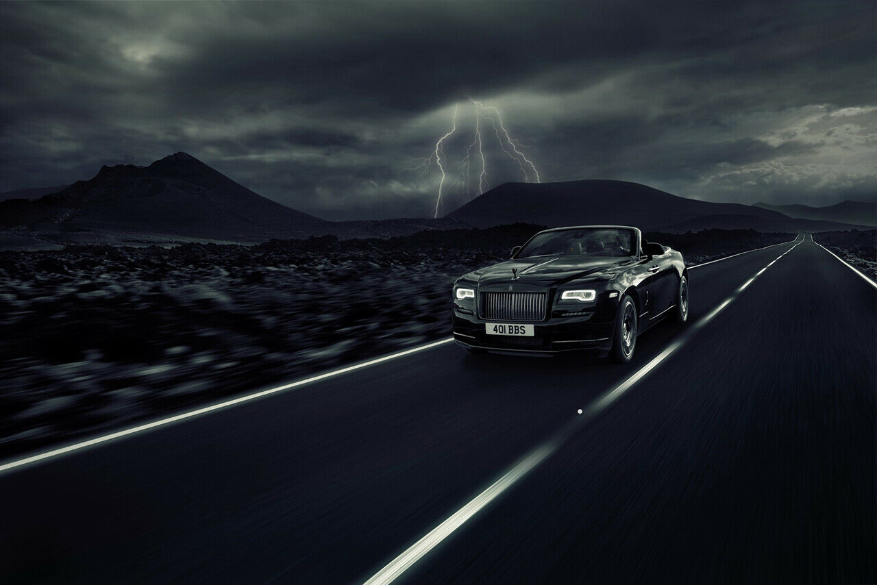 Der Rolls-Royce Dawn Black Badge kostet mindesten 376.000 Euro