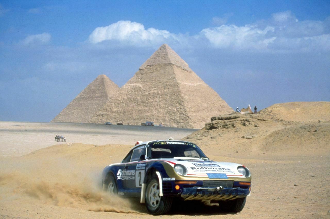 Porsche 959: Sieg bei Pharaonen-Rallye 1985 mit Saeed Al Hajri und Beifahrer John Spiller