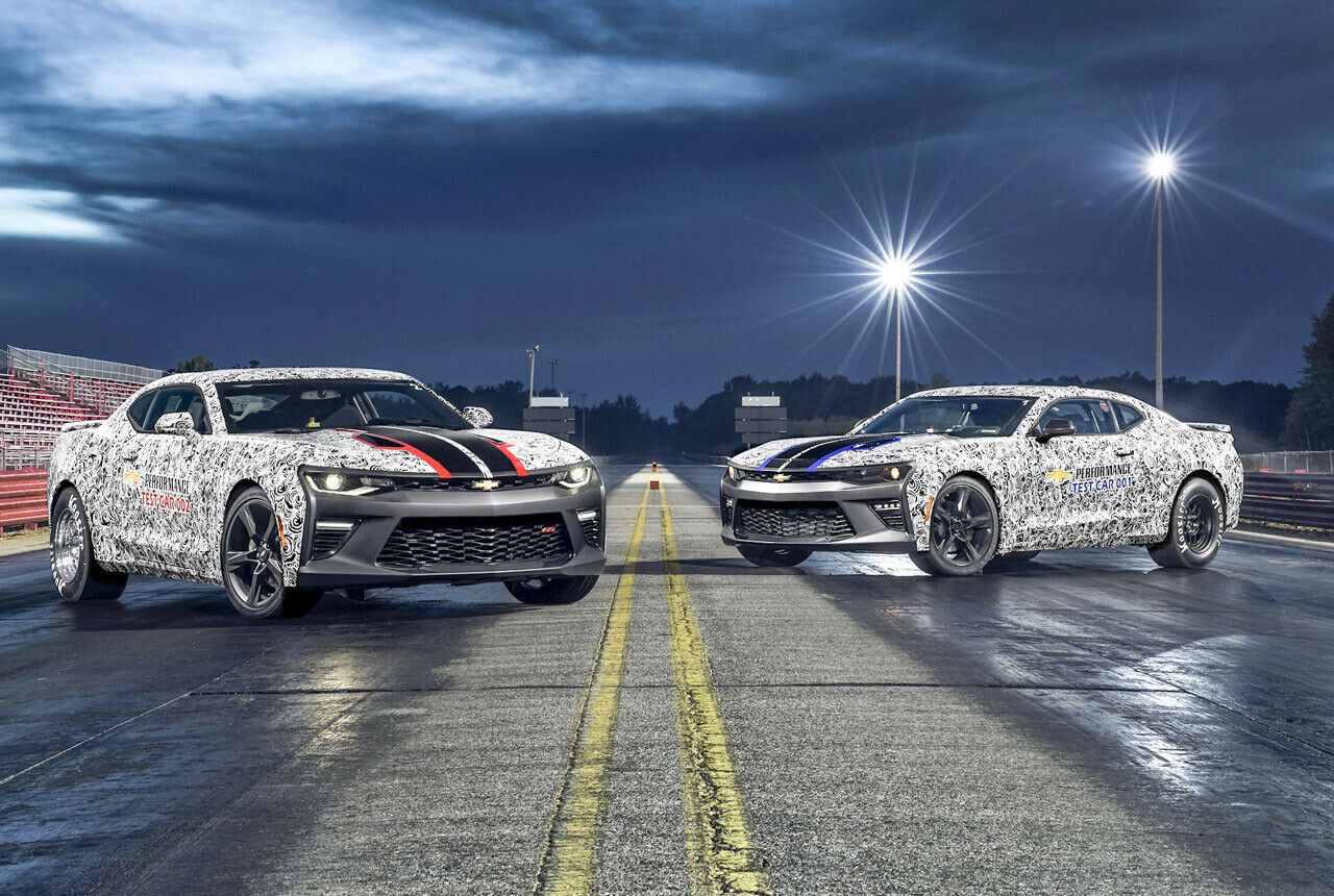 Ebenfalls auf der SEMA: Zwei Prototypen mit Teilen aus Chevrolets neuem Dragracing-Zubehör-Programm