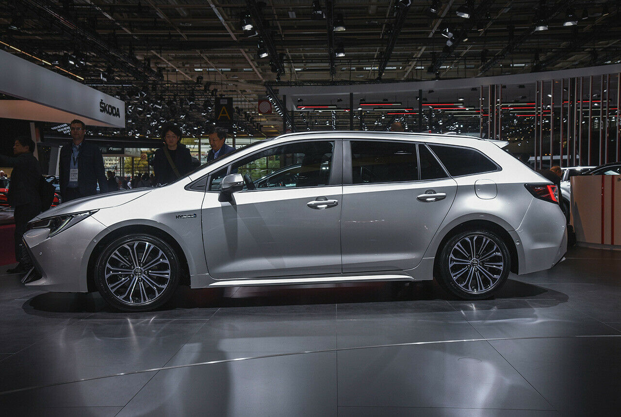 Ungewöhnlich: Gegenüber dem Schrägheck verlängert Toyota den Radstand des Corolla Touring Sports um sechs Zentimeter