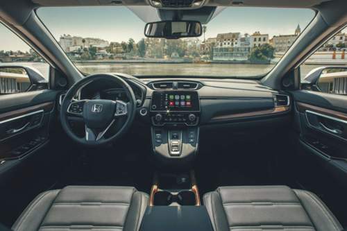 Honda CR-V Hybrid: Cockpit. Im Innenraum des SUV sieht es nicht unbedingt nach Zukunft aus