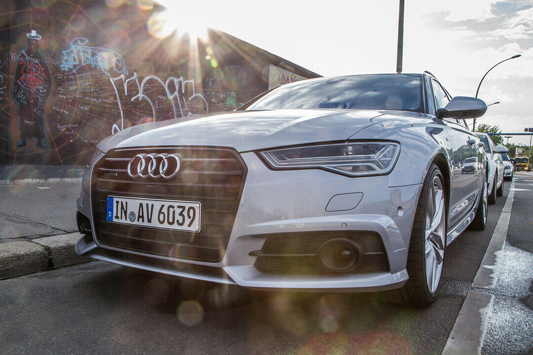 Zwei Turbolader verdichten die Ansaugluft auf bis zu 2,2 bar und machen den Diesel 650 Newtonmeter stark