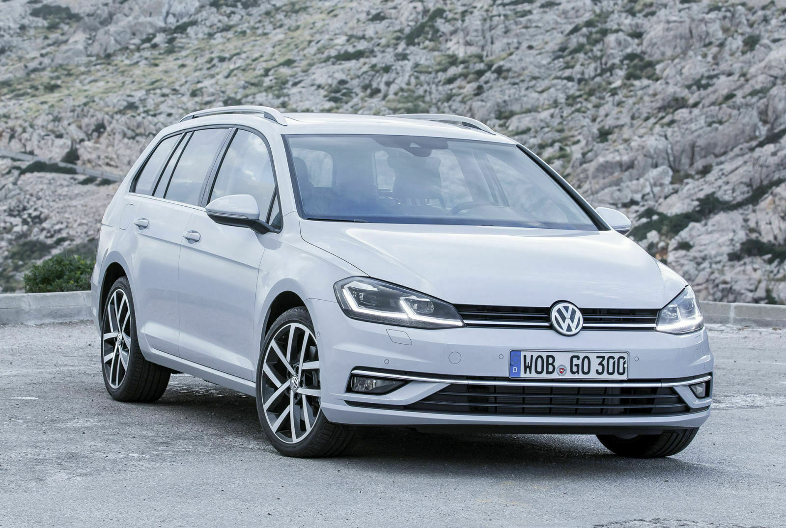 Mit dem Schrägheck modernisiert VW auch den Kombi des Golf 7