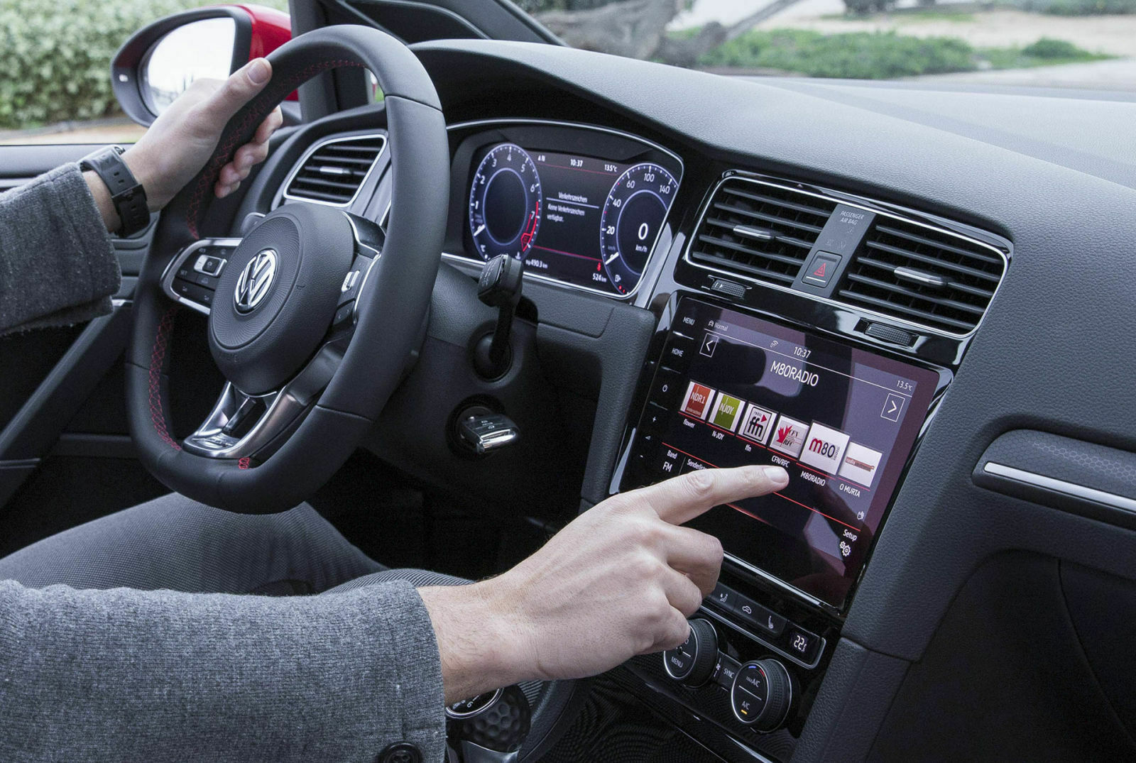 Gilf 7 Facelift: Der Navi-Monitor hat bis zu neun Zoll Diagonale, Knöpfe gibt es keine mehr
