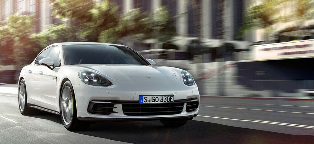 Der Einstiegs-Panamera fährt mit zwei Motoren