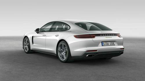 Das schöne Heck des neuen Panamera kennen wir schon. Beim Panamera 4 E-Hybrid unterscheidet es sich nicht von den anderen Motorisierungen
