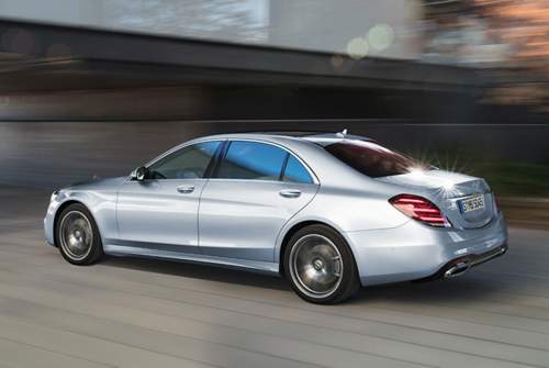 Der Verbrenner im S 500 leistet deutlich weniger als der alte V8. Ein Startergenerator hilft, der Verbrauch soll stark sinken