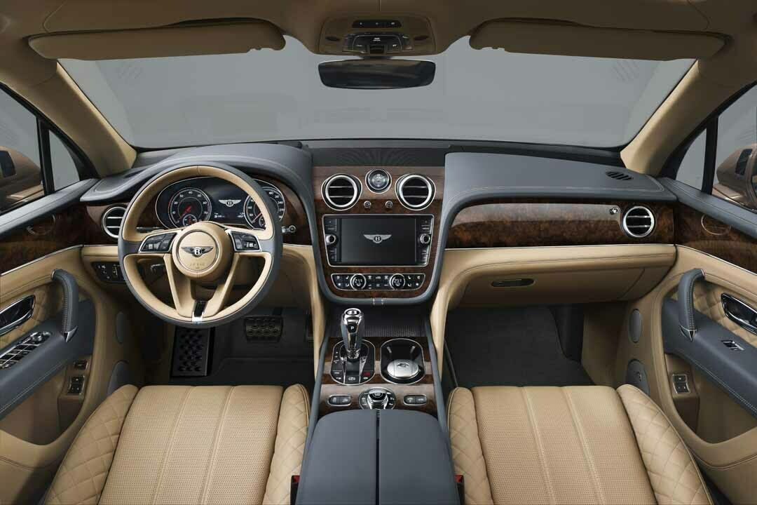 Bei Bentley tragen Armaturenbretter Flügel-Form