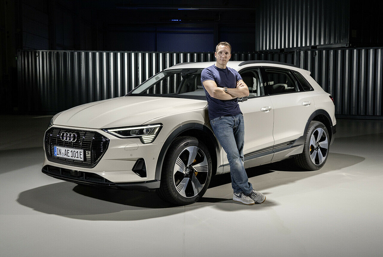 Erstkontakt mit dem Audi E-Tron: Das Elektro-SUV ordnet sich irgendwo zwischen SUV und Kombi ein