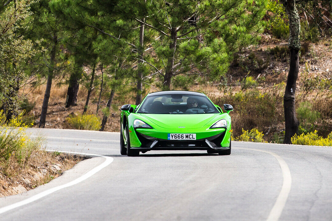 Der McLaren 570S sprintet in 3,2 Sekunden auf Tempo 100