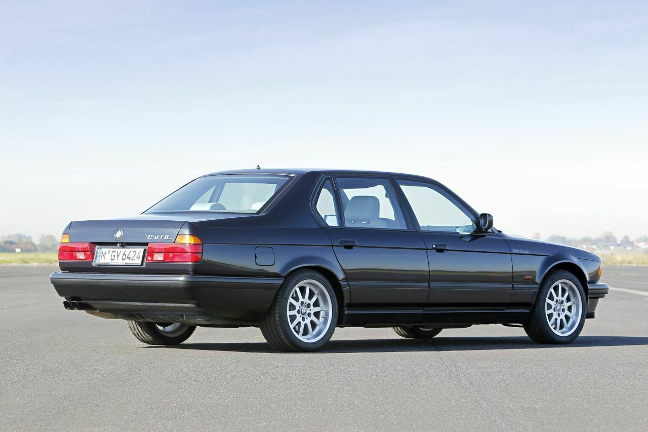 BMW 750il E32: Das unaufgeregt-seriöse Design stammt von Claus Luthe