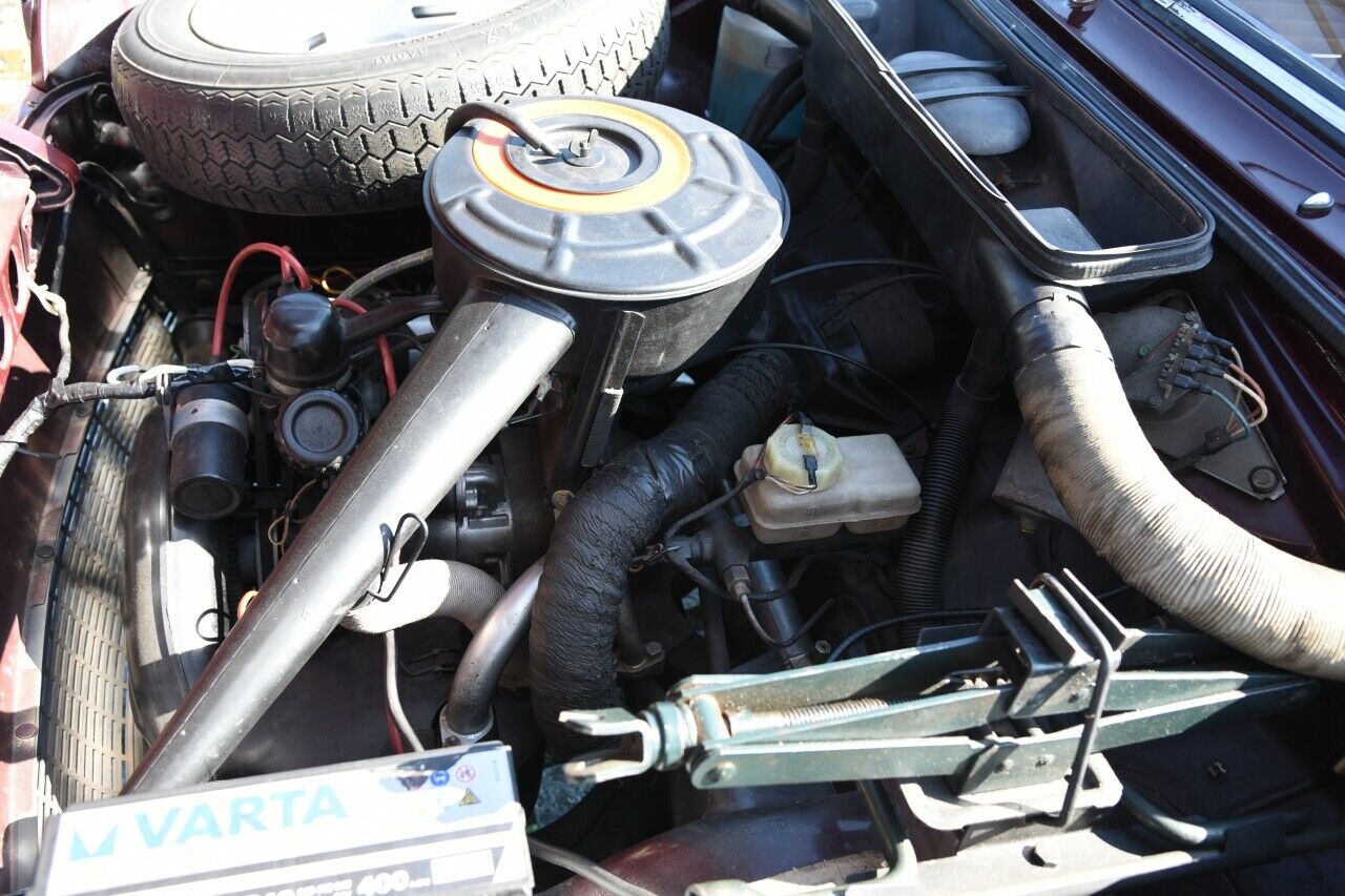 Unter der Motorhaube hat das 850-ccm-Motörchen mehr als genug Platz