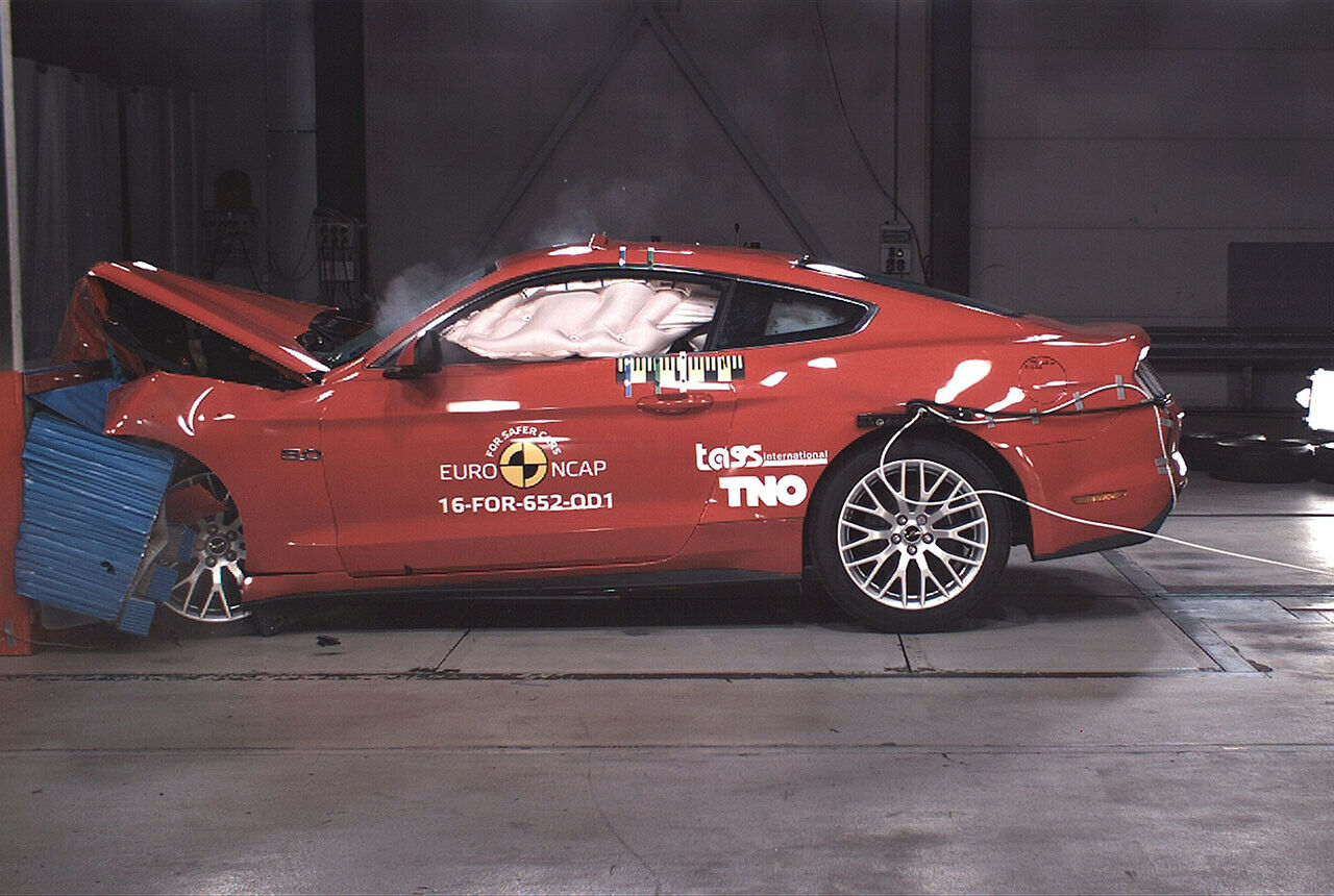 Der Ford Mustang schnitt beim Crashtest von Euro NCAP nicht gut ab. Er kam nur auf zwei Sterne