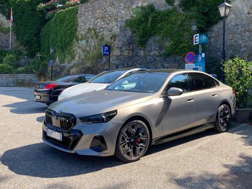 BMW-i5 Oxidgrau.jpg