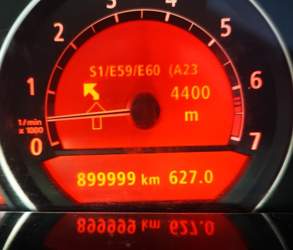 899