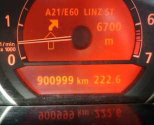 900