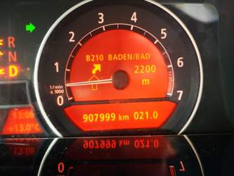 907
